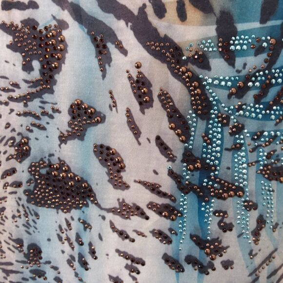 New directions crocheted neckline and shoulder top - Picture 5 of 11